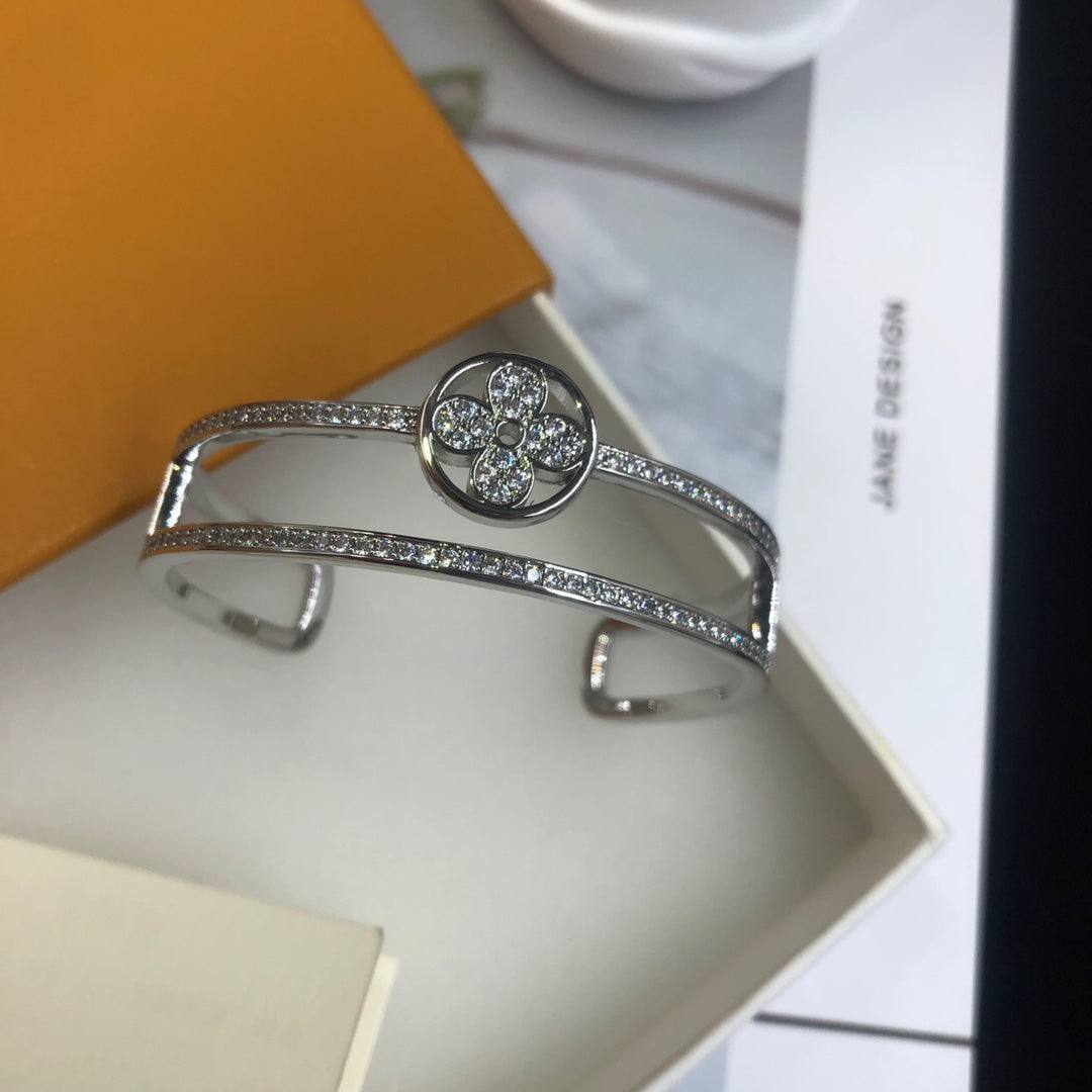 Louis Vuitton BLOSSOM TWO-ROW BRACELET DIAMOND