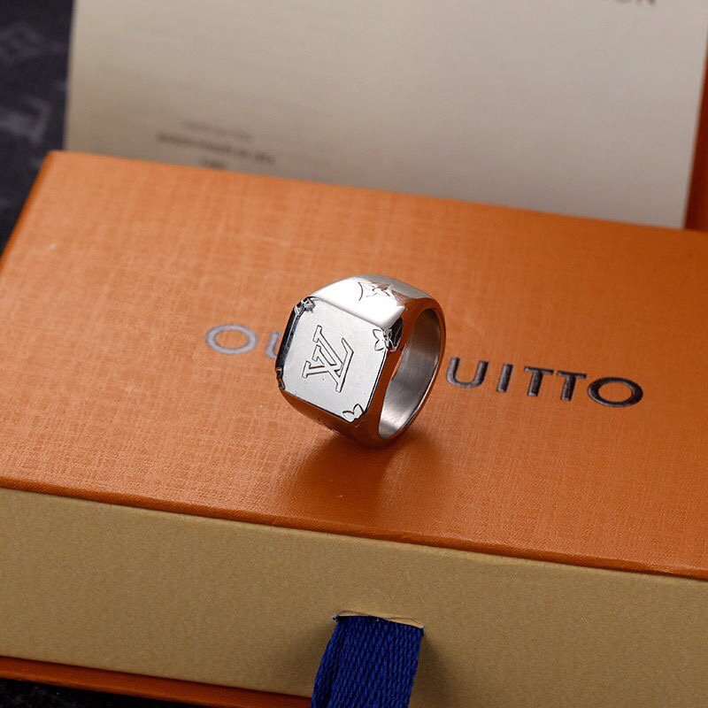 Louis Vuitton SIGNET LOGO RING