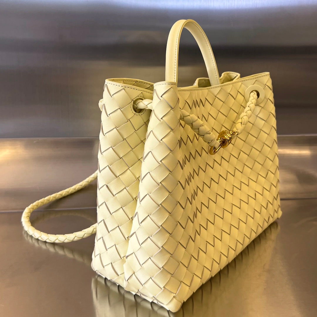 Bottega Veneta BV MEDIUM ANDIAMO 32CM LIME LAMBSKIN