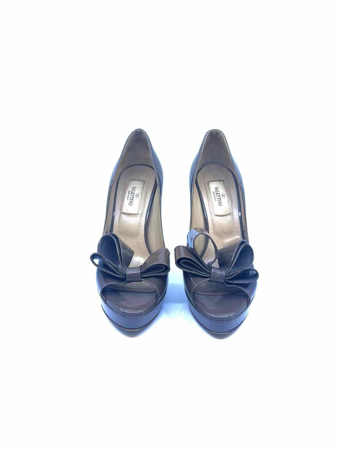 VALENTINO Size 6 Brown Patent Leather Solid Pumps