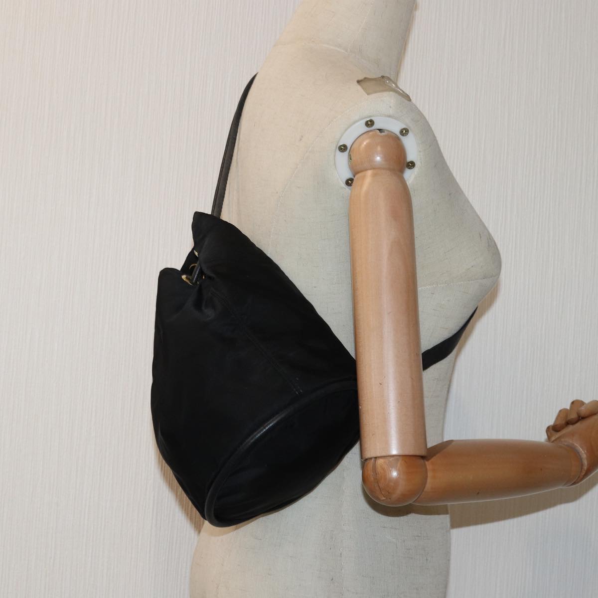 CELINE Bucket 16 Shoulder Bag