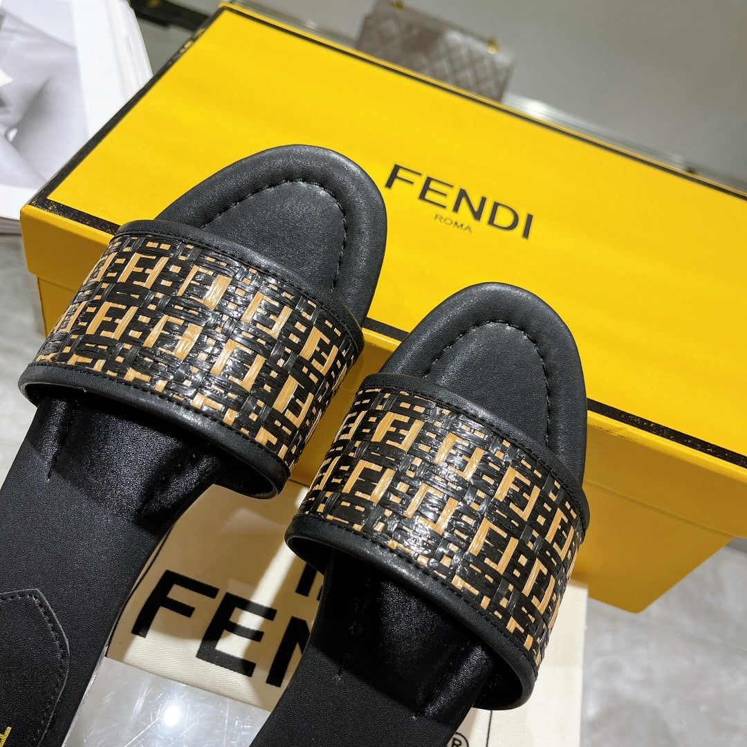 FENDI FF Women Raffia Black Sandal