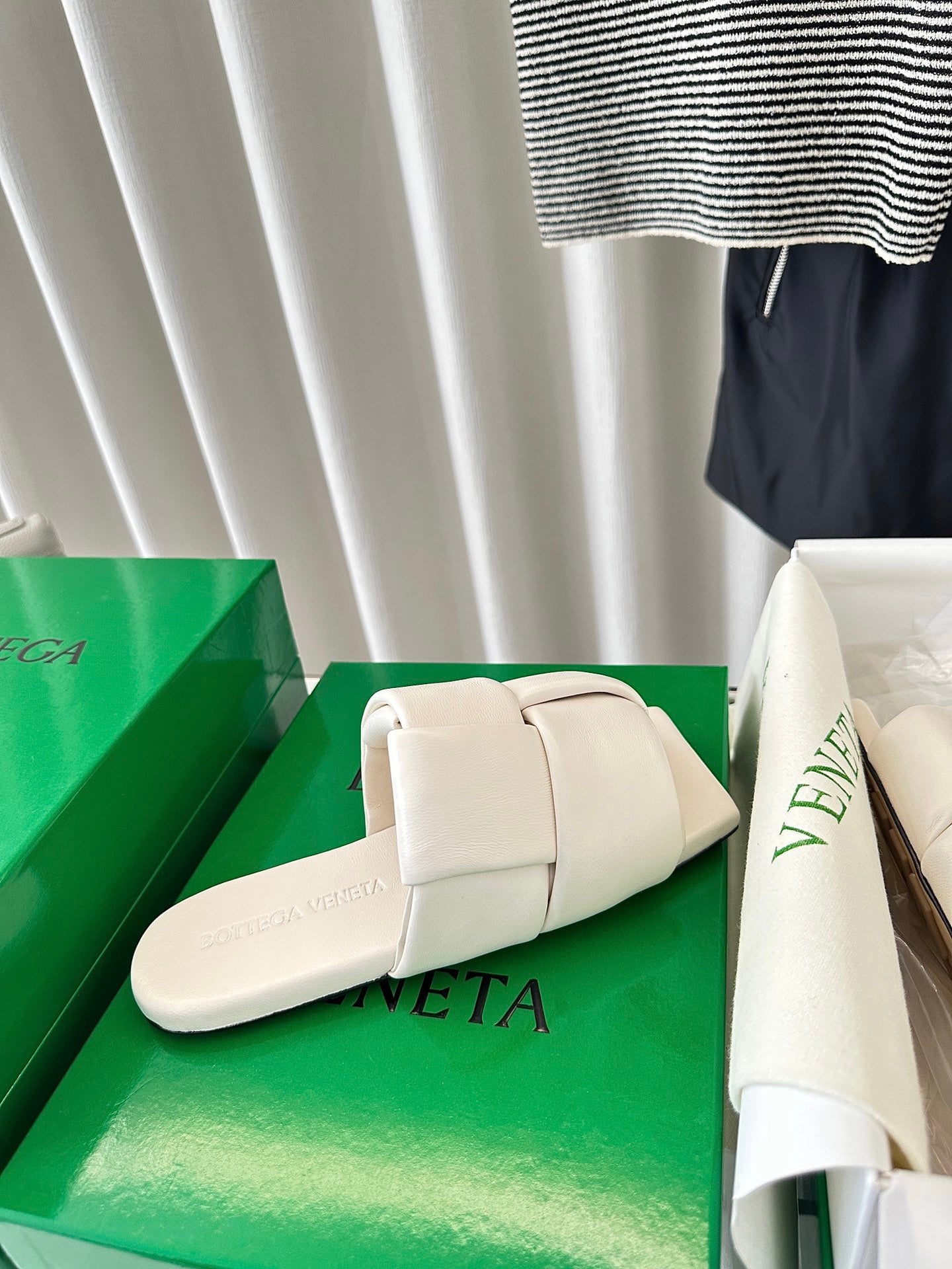 Bottega Veneta patch mule flat white lambskin
