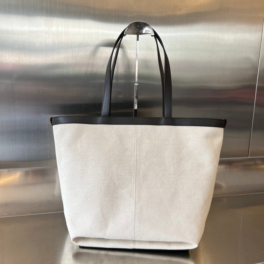 Bottega Veneta FLIP FLAP 30 IN WHITE CANVAS AND BLACK CALSKIN