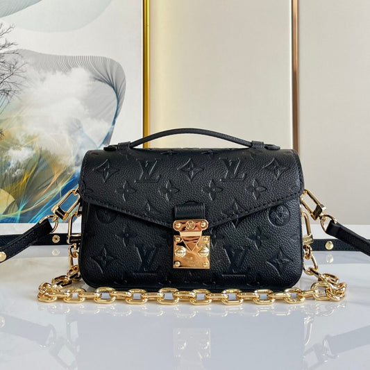 Louis Vuitton Pochette Metis East West 21.5 Black Grained Cowhide Leather