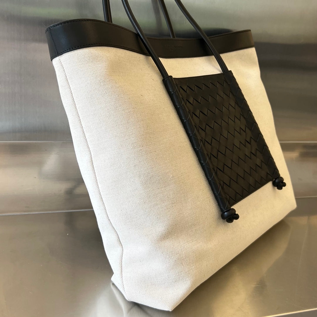 Bottega Veneta PORTELLO TOTE 53 IN BLACK CALFSKIN AND WHITE CANVAS