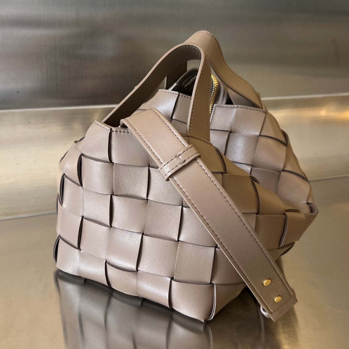 Bottega Veneta SMALL 22 CASSETTE IN CAMEL BROWN LAMBSKIN