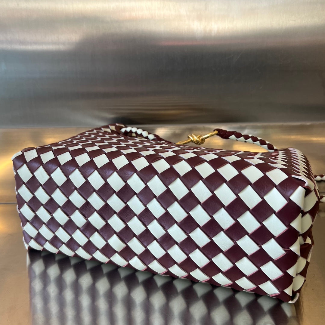 Bottega Veneta bv medium andiamo 32 white burgundy lambskin