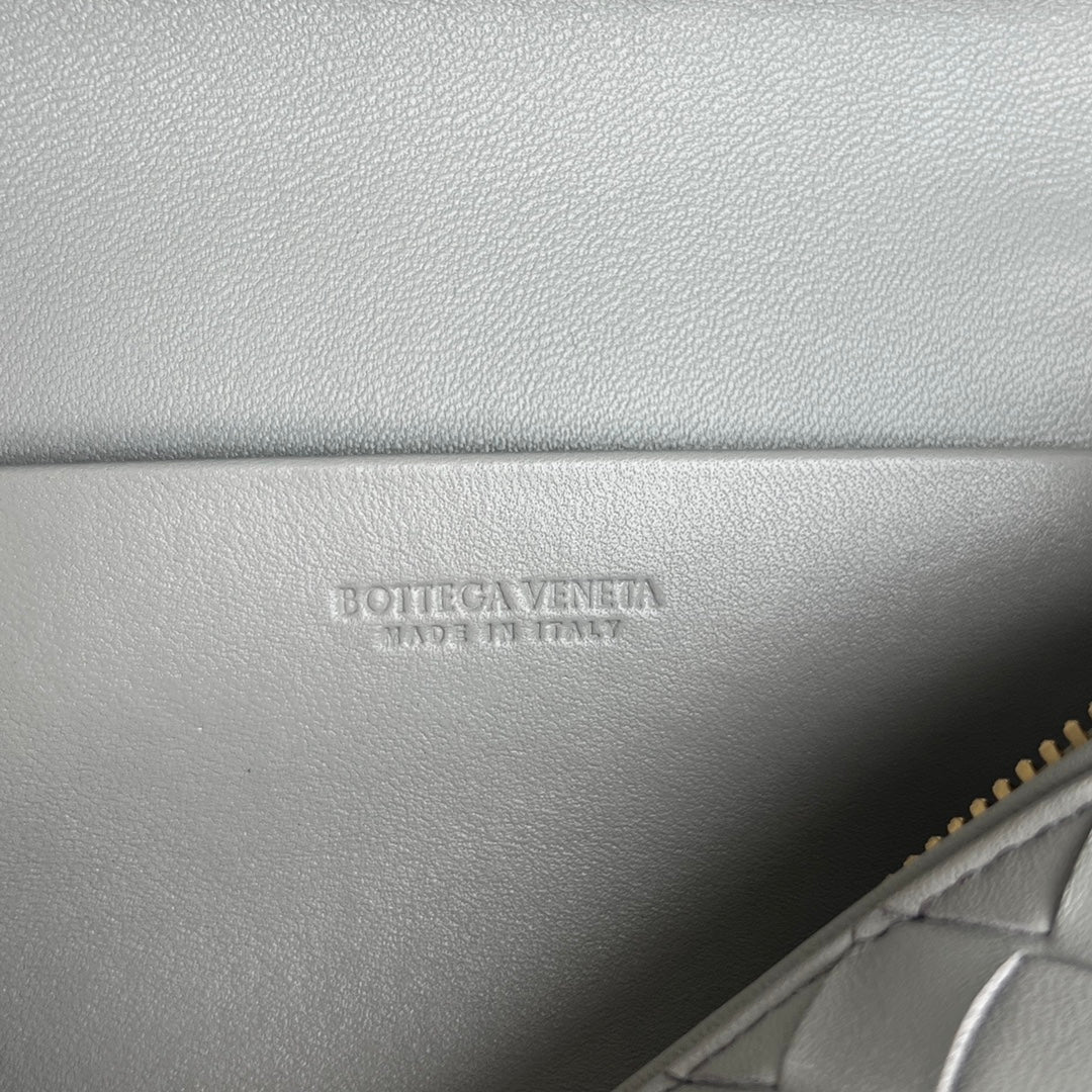 Bottega Veneta BANG BANG 22 VANITY CASE IN GREY COIN CALFSKIN