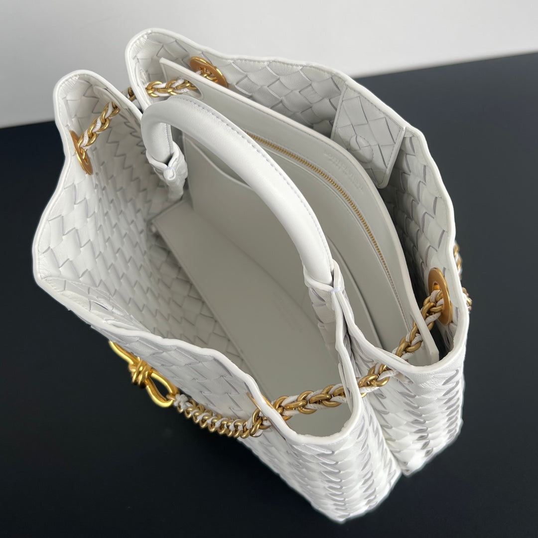 Bottega Veneta bv medium andiamo 32 white lambskin
