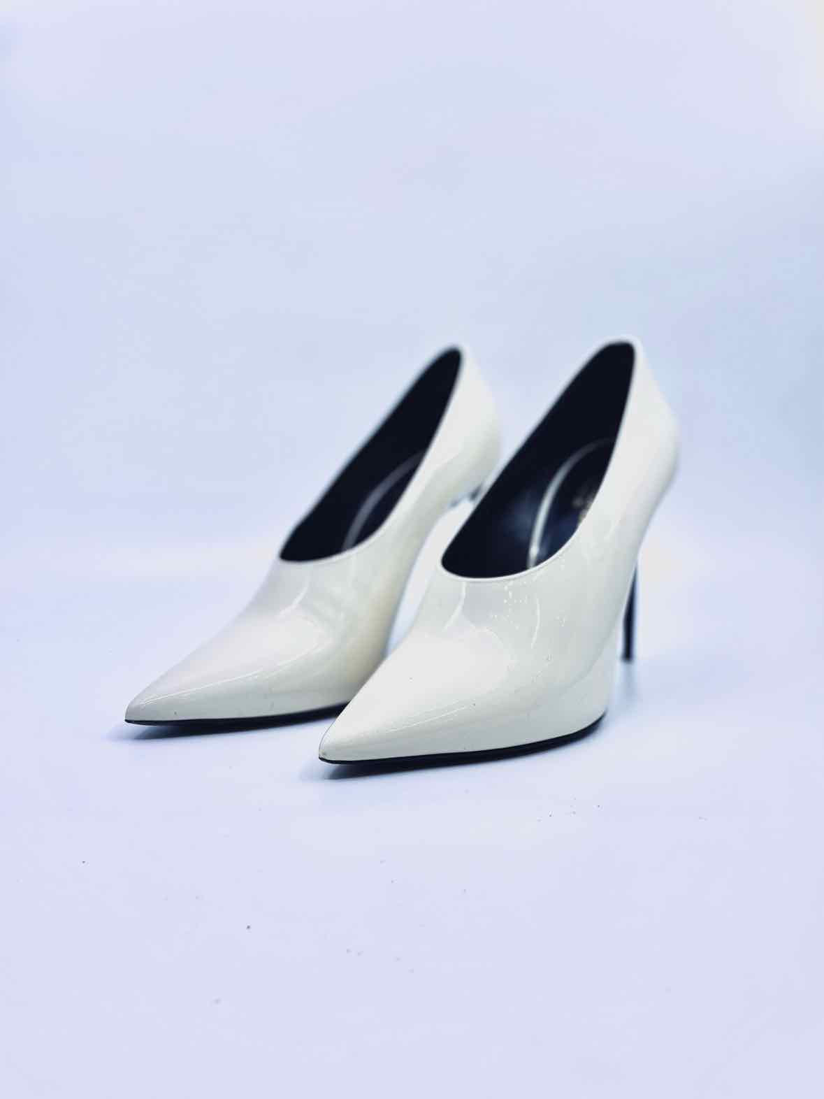 SAINT LAURENT Size 8.5 Cream Patent Leather Pumps