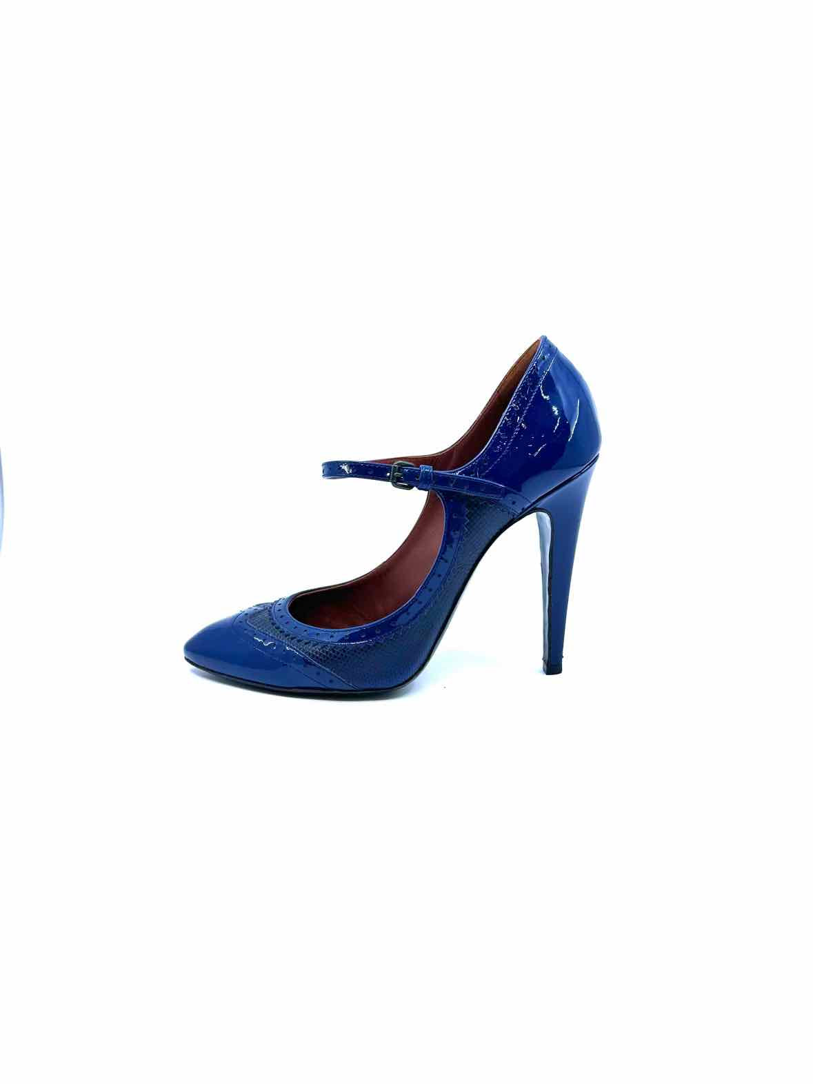 BOTTEGA VENETA Size 10 Navy Patent Leather Solid Pumps