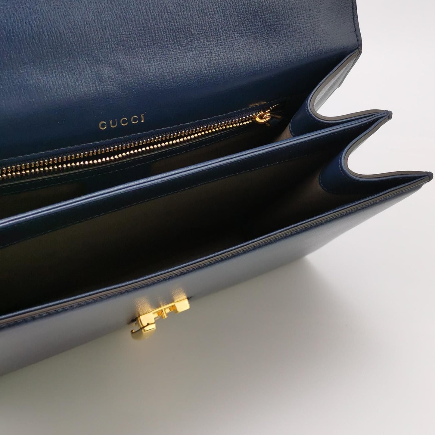 Preloved Gucci Sylvie 1969 Leather Solid Metal Chain Crossbody Bag 250419781156319