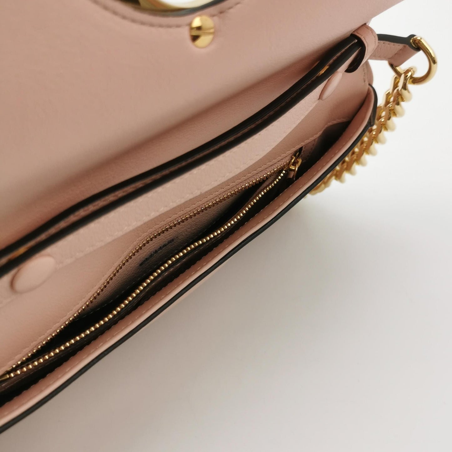 Preloved Gucci Blondie Small Leather Solid GG Shoulder Bag Crossbody Bag 250303781089579