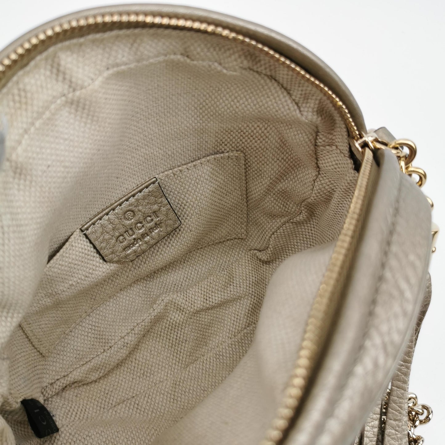 Preloved Gucci Soho Leather Solid Double G Camera Crossbody Bag 250704781265378