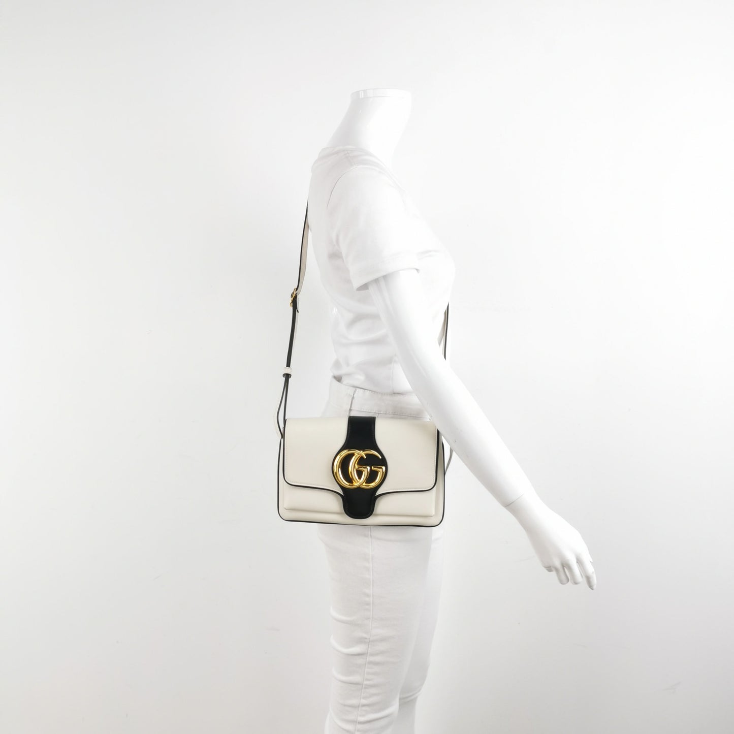Preloved Gucci Arli Small Leather Shoulder Bag with GG Logo 24111778948311