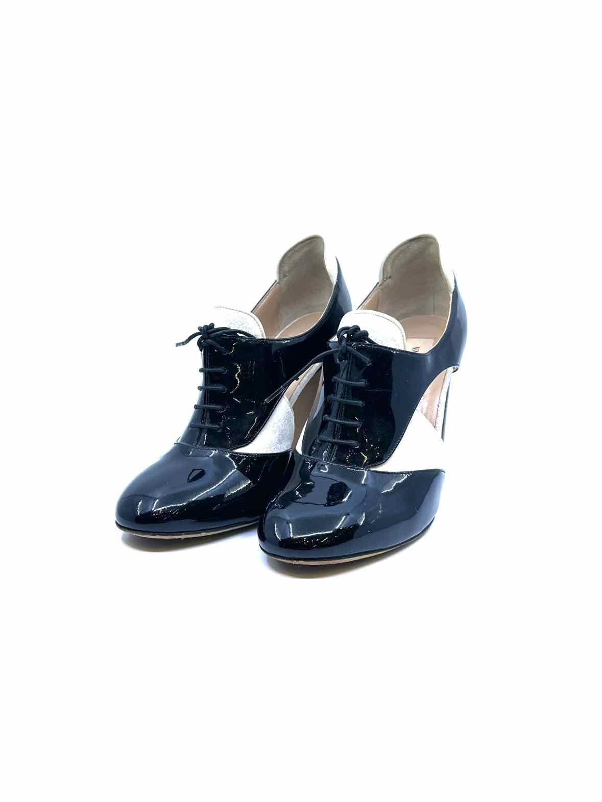 VALENTINO Size 7 black, white Patent Leather Velvet Solid Pumps