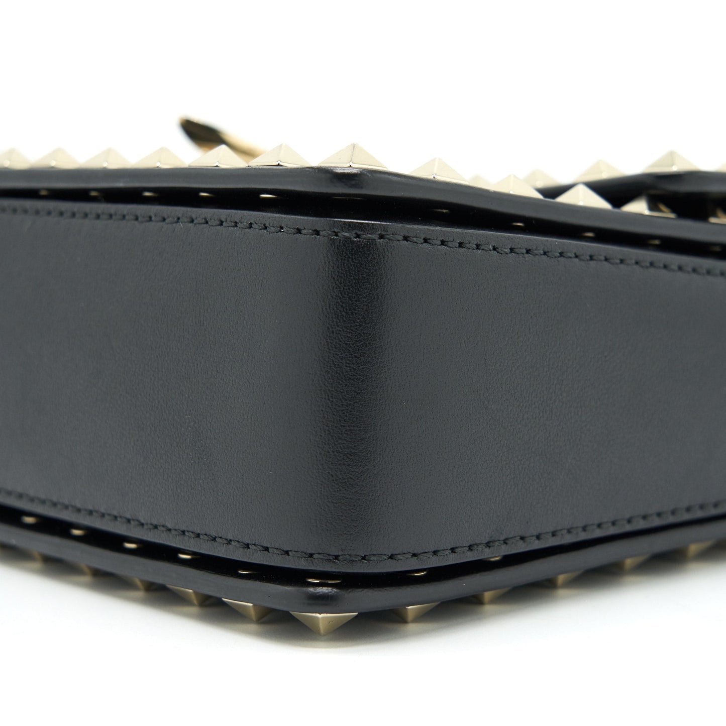 VALENTINO SMALL ROCKSTUD CROSSBODY BAG WITH CHAIN IN BLACK