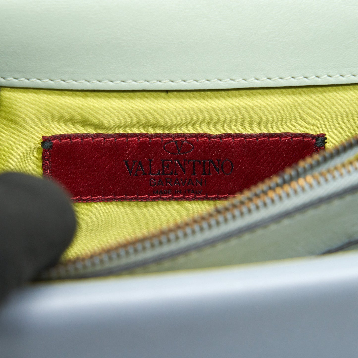 VALENTINO ROCKSTUD CHAIN POUCH MULTICOLORED