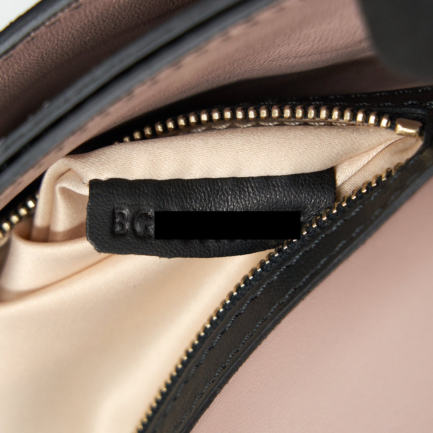 VALENTINO GARAVANI ROCKSTUD LEATHER CLUTCH BAG BLACK
