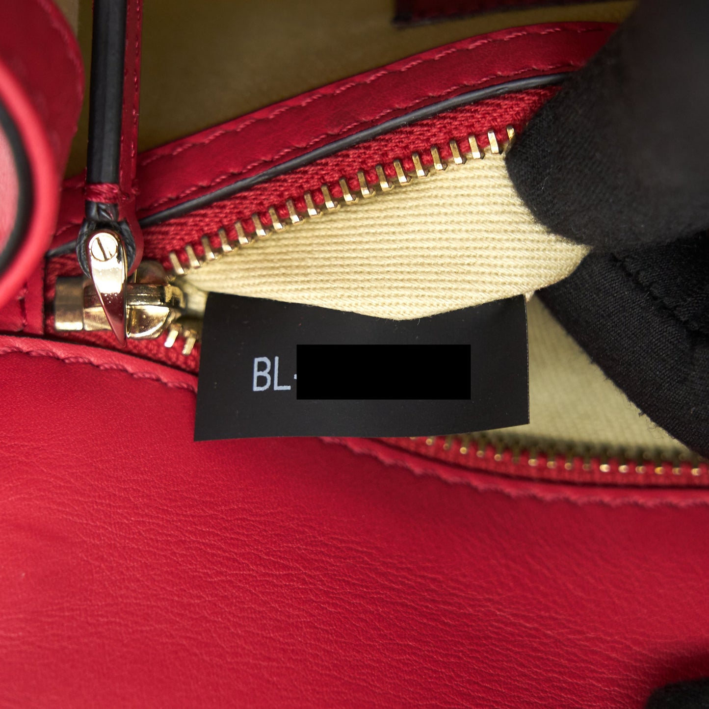 VALENTINO GARAVANI GLAM LOCK LEATHER CROSSBODY BAG RED