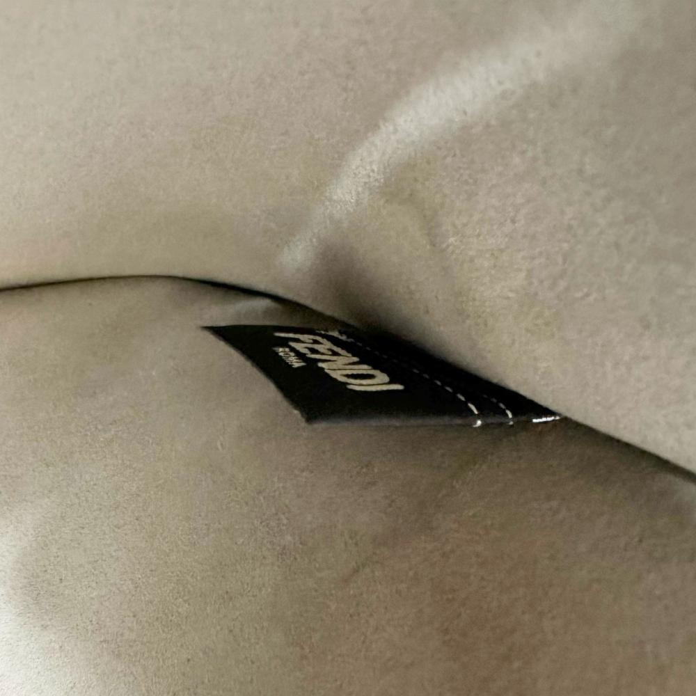 Fendi Leather Clutch Bag 7N0078