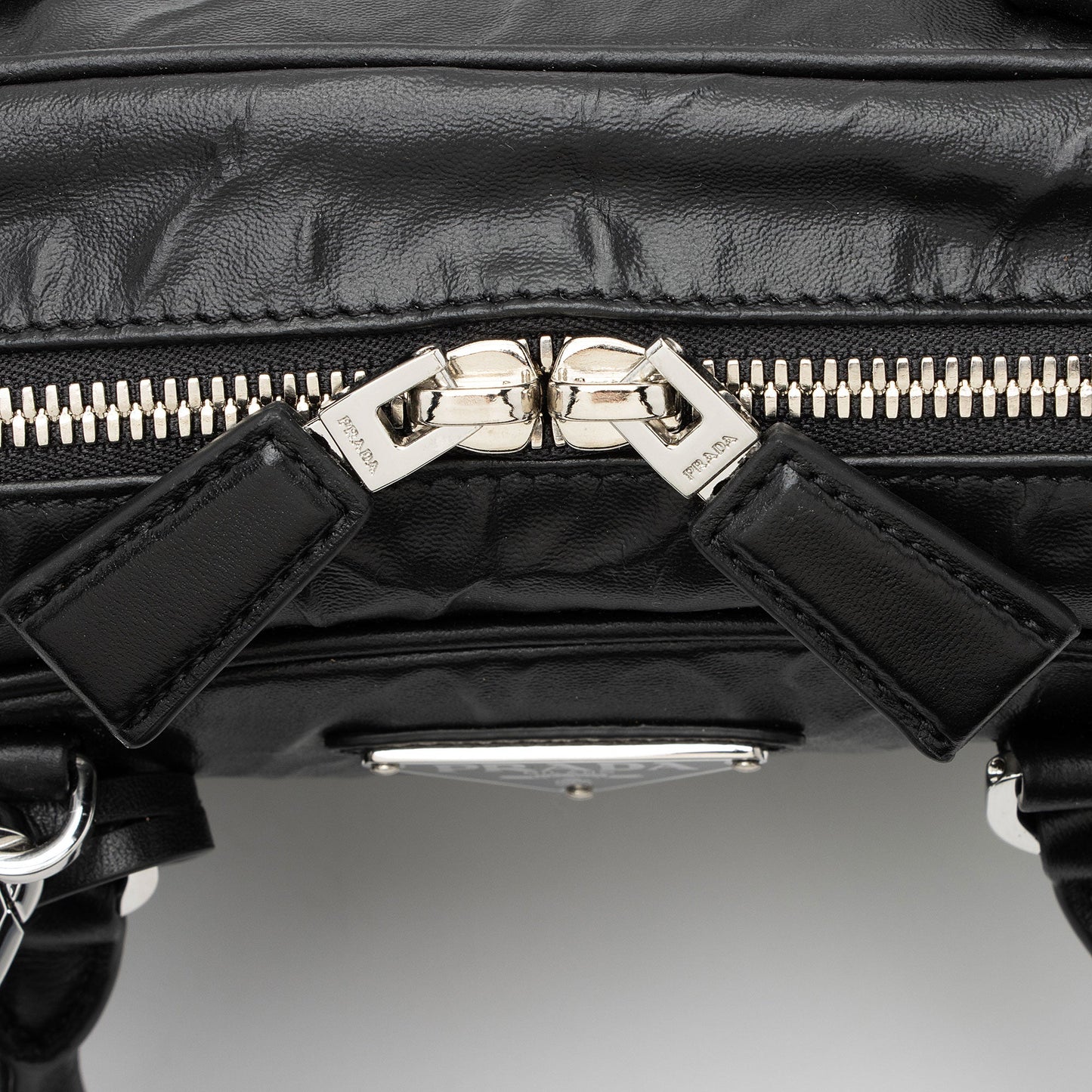 Prada Antique Nappa Leather Re-Edition 2001 Tote (SHF-vO99IY)