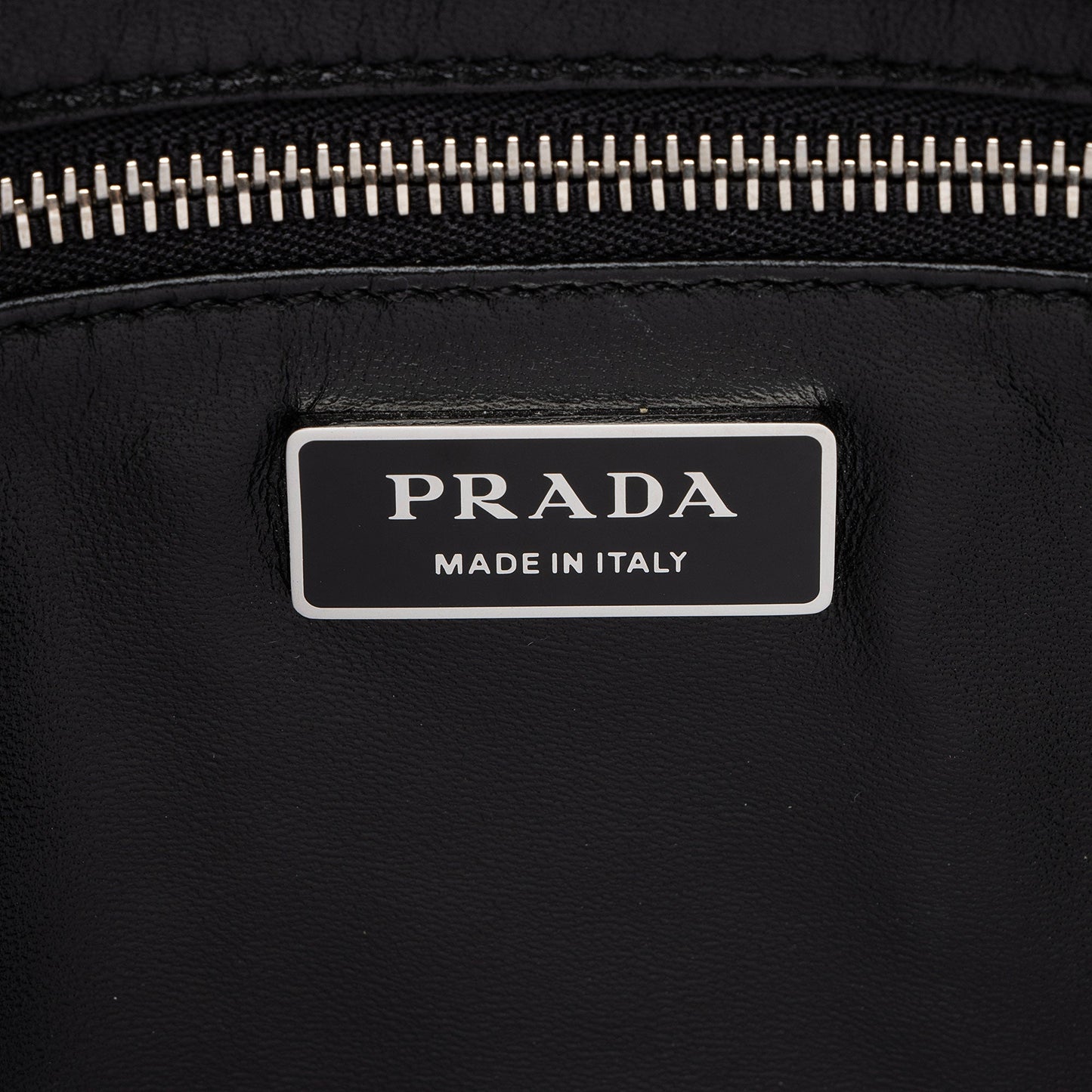 Prada Antique Nappa Leather Re-Edition 2001 Tote (SHF-vO99IY)