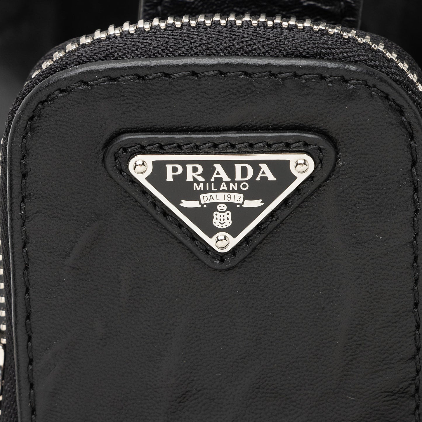 Prada Antique Nappa Leather Re-Edition 2001 Tote (SHF-vO99IY)