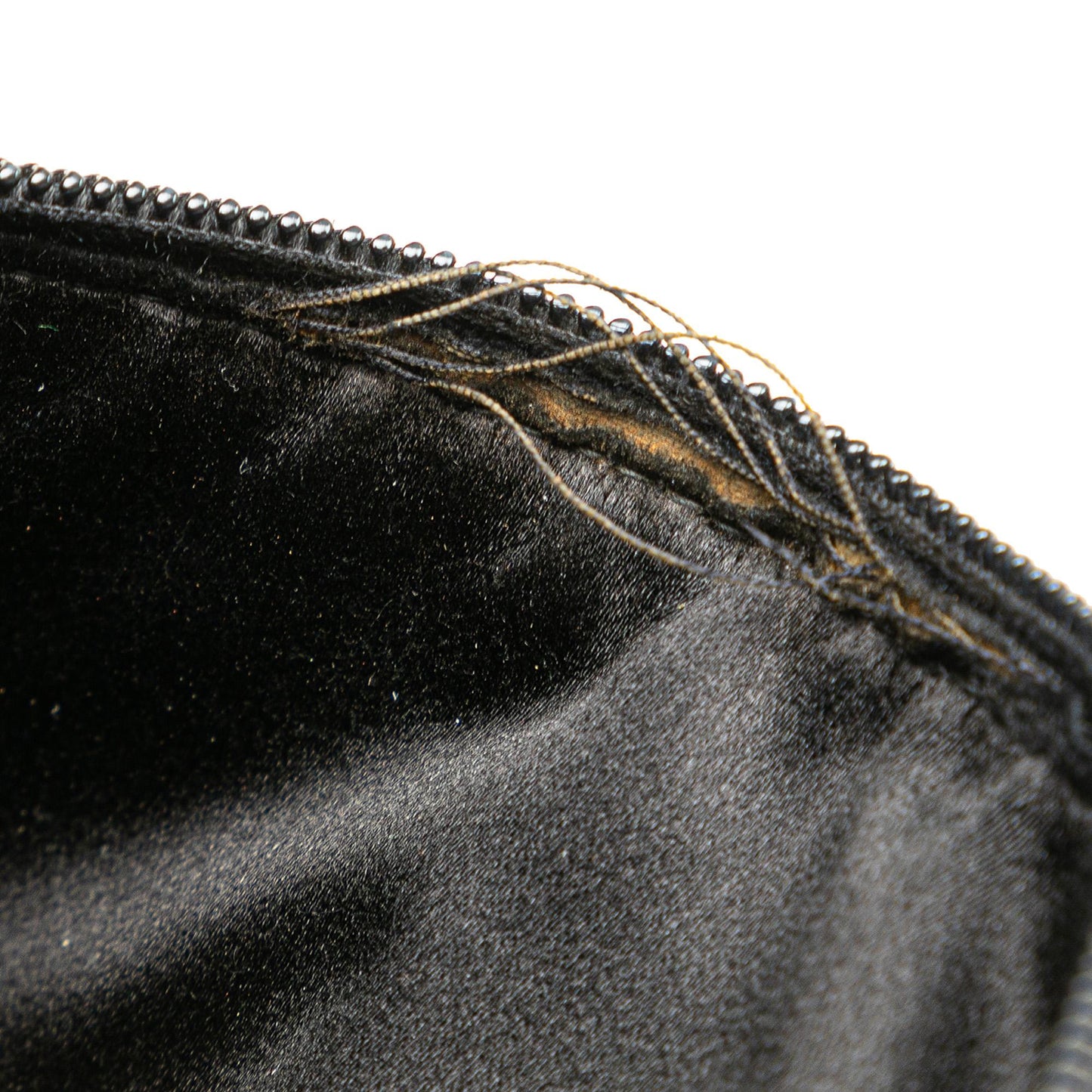 Prada Beaded Satin Pochette (SHG-AHA0RY)