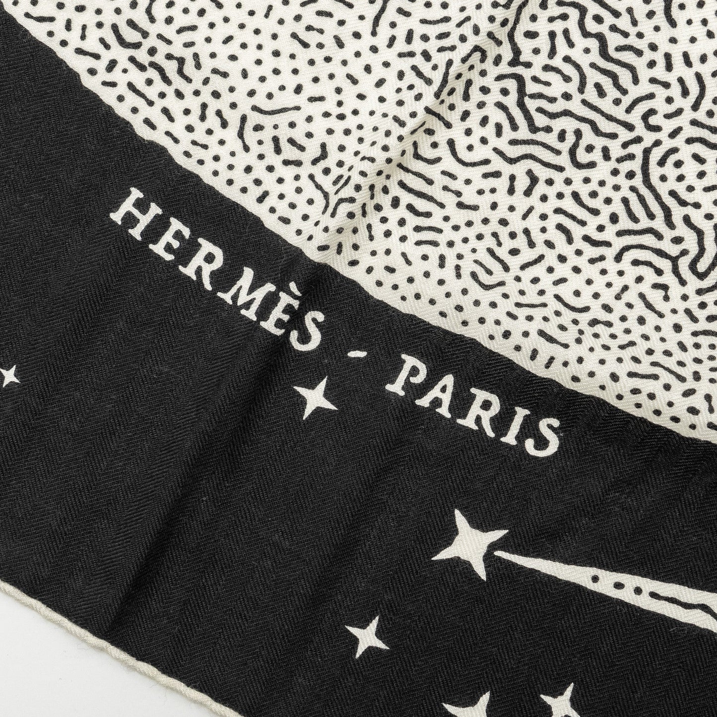 Hermes 140cm Clair De Lune Cashmere/Silk Black/Blanc