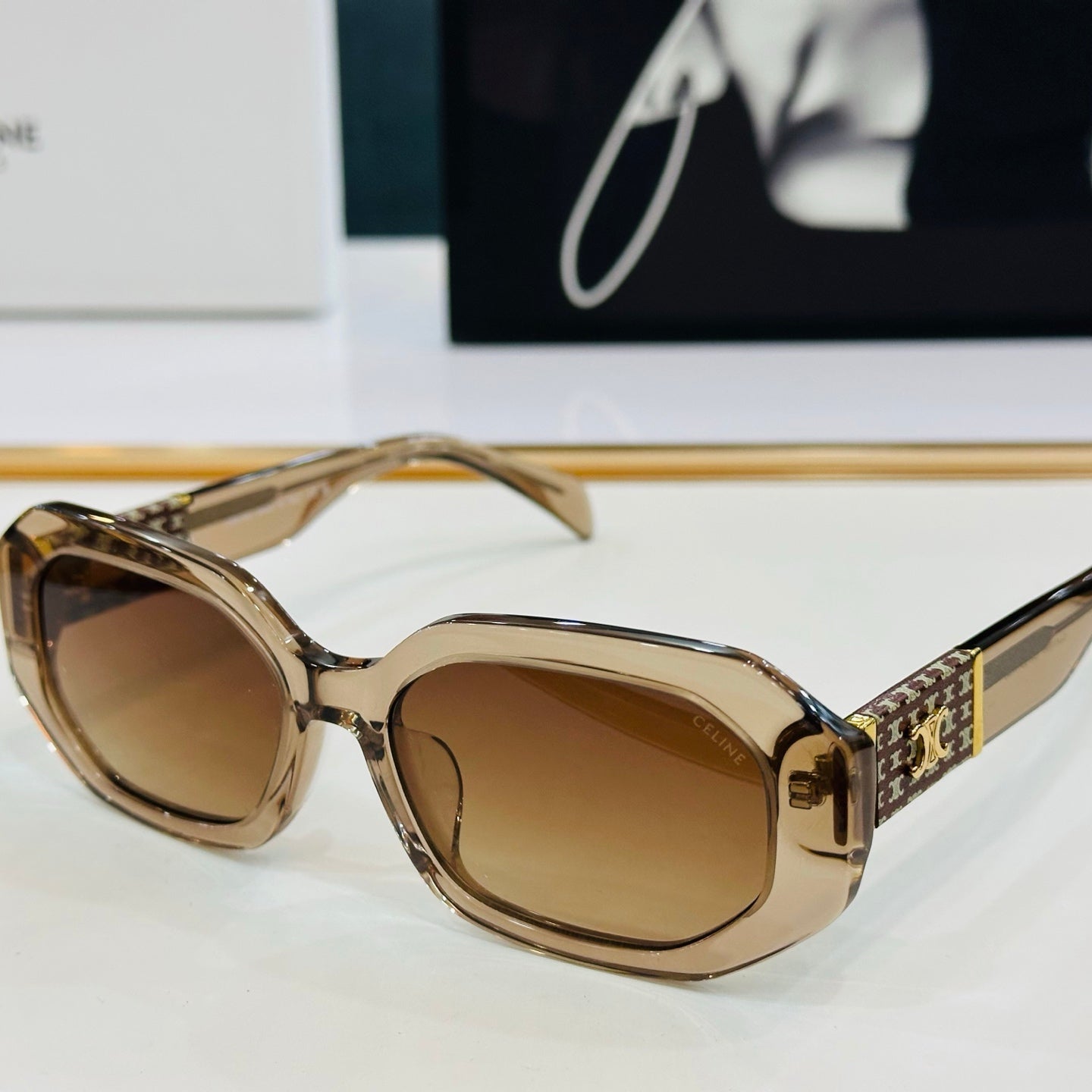 Celine TRIOMPHE OVAL SUNGLASS CL40169 IN ACETATE