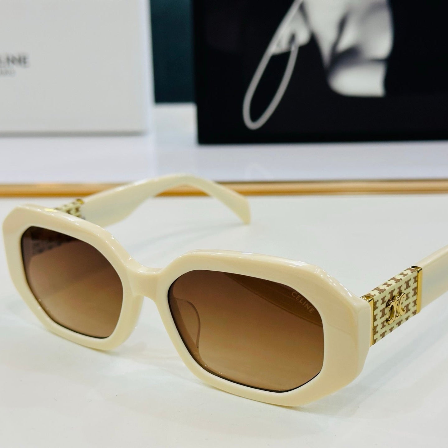 Celine TRIOMPHE OVAL SUNGLASS CL40169 IN ACETATE
