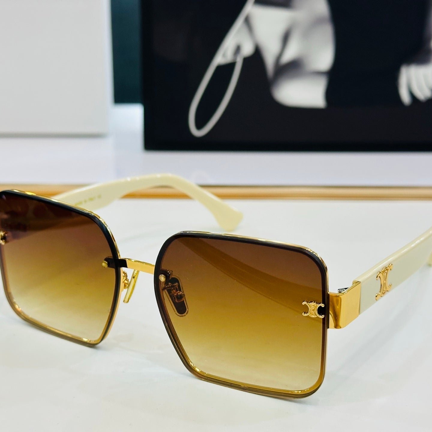 Celine TRIOMPHE SQUARE SUNGLASS CL40238 IN ACETATE