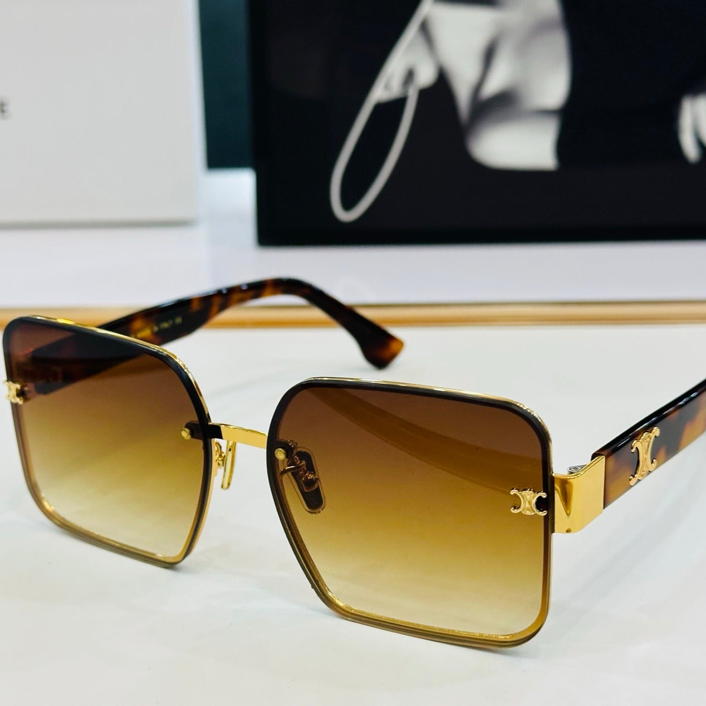 Celine TRIOMPHE SQUARE SUNGLASS CL40238 IN ACETATE