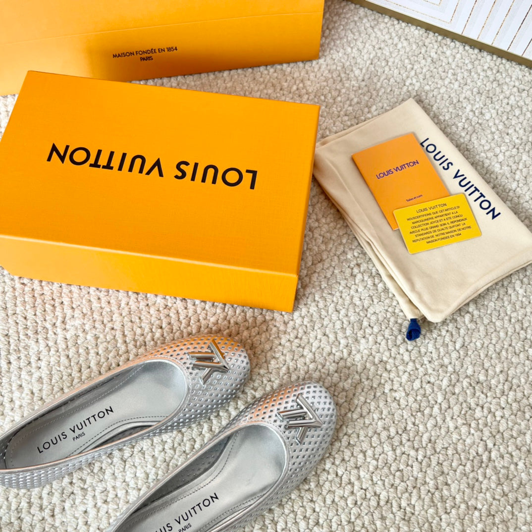 Louis Vuitton Shake Flat Ballerina Silver Cowhide