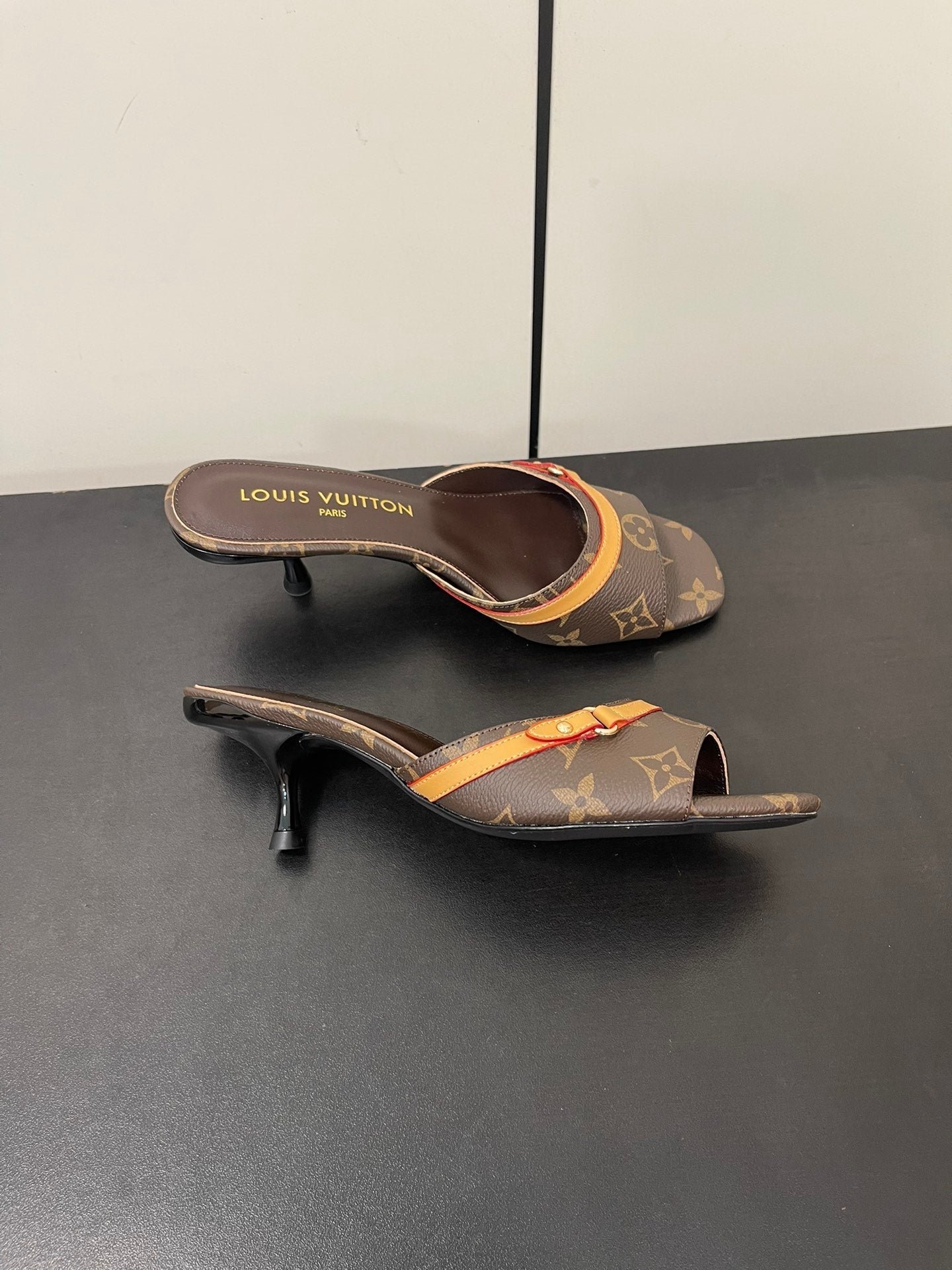 Louis Vuitton neo revival 50 brown monogram calfskin