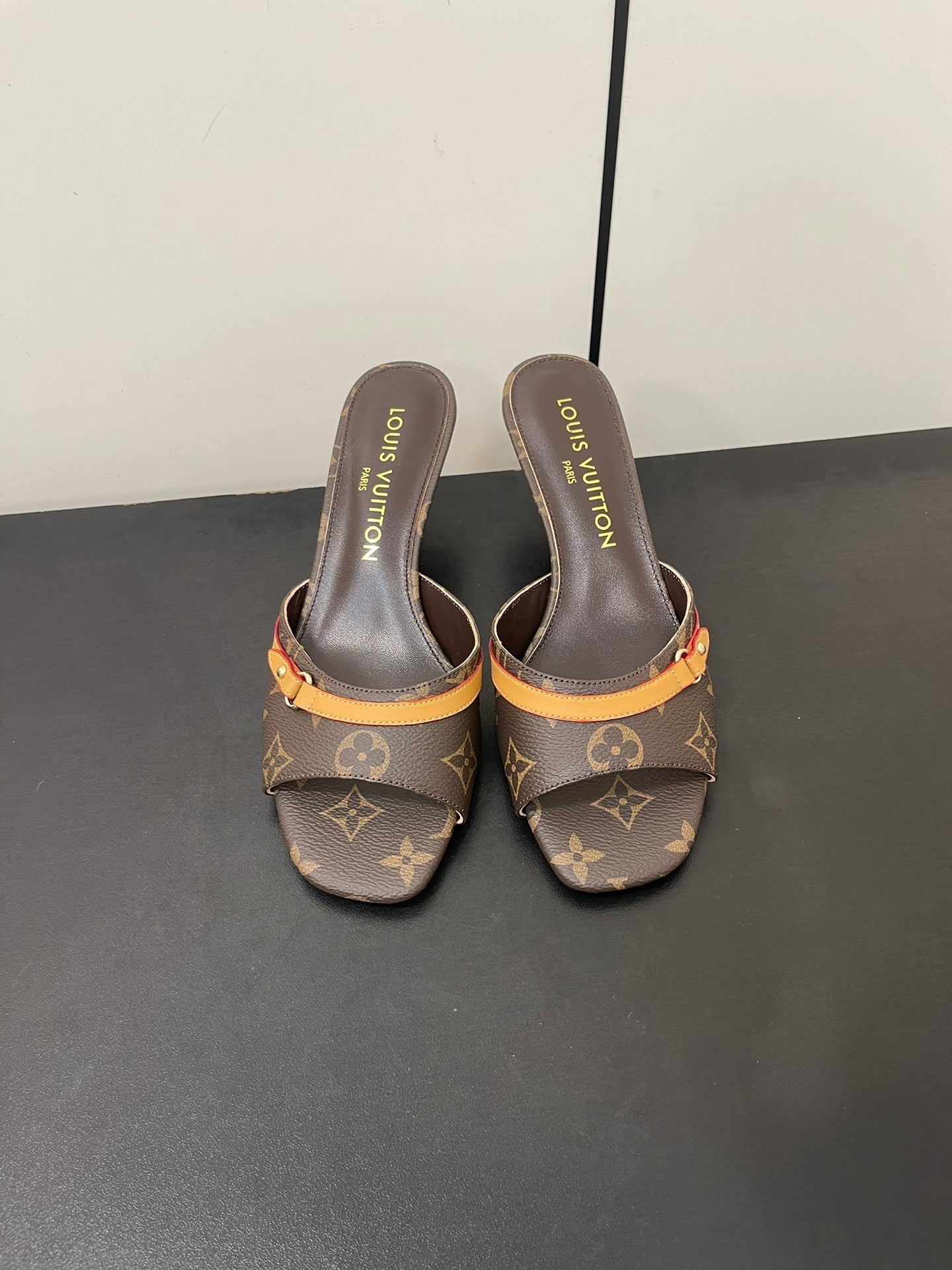 Louis Vuitton neo revival 50 brown monogram calfskin