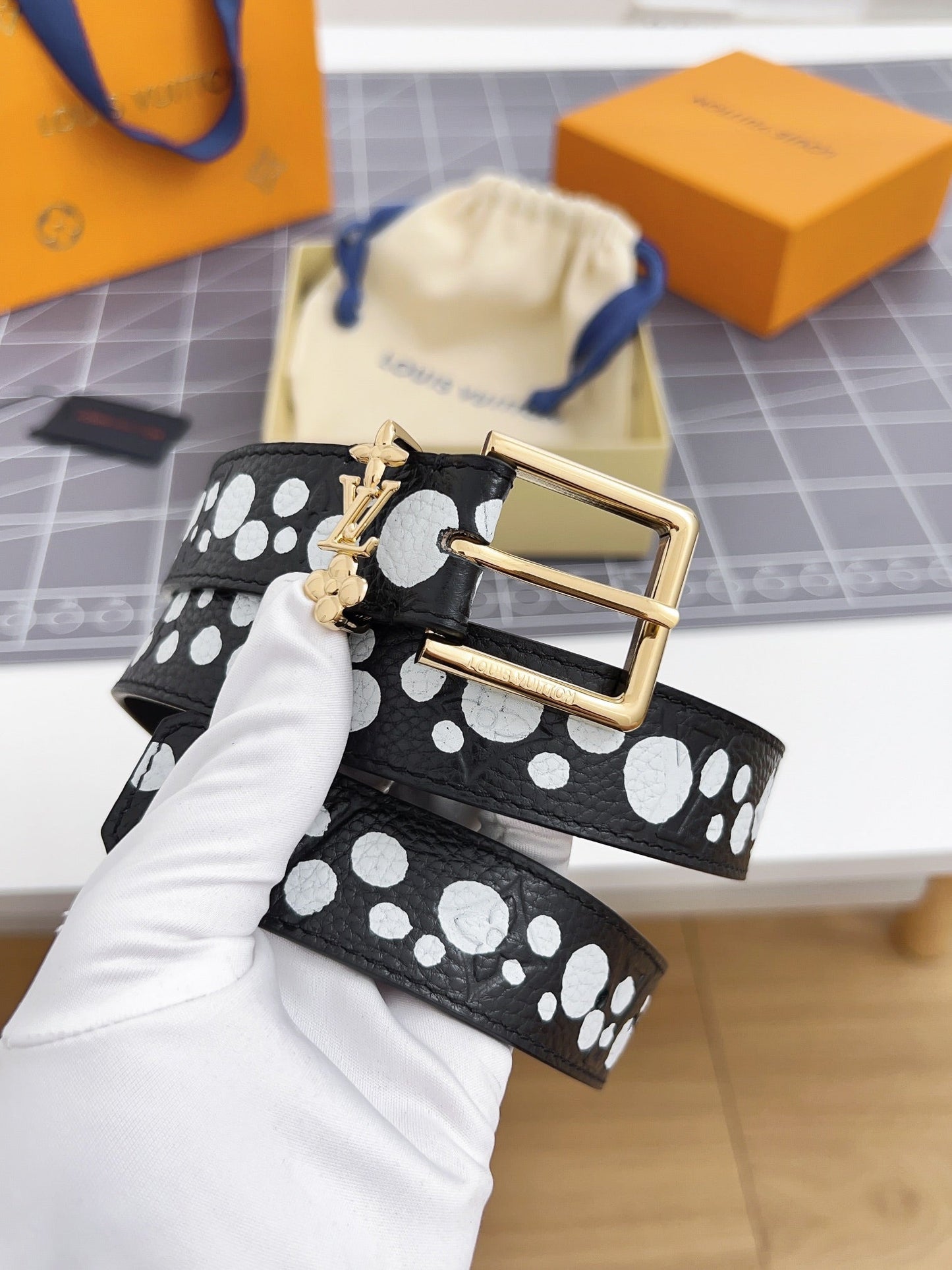 Louis Vuitton Bloom 30mm Belt Gold Buckle Black White Leather