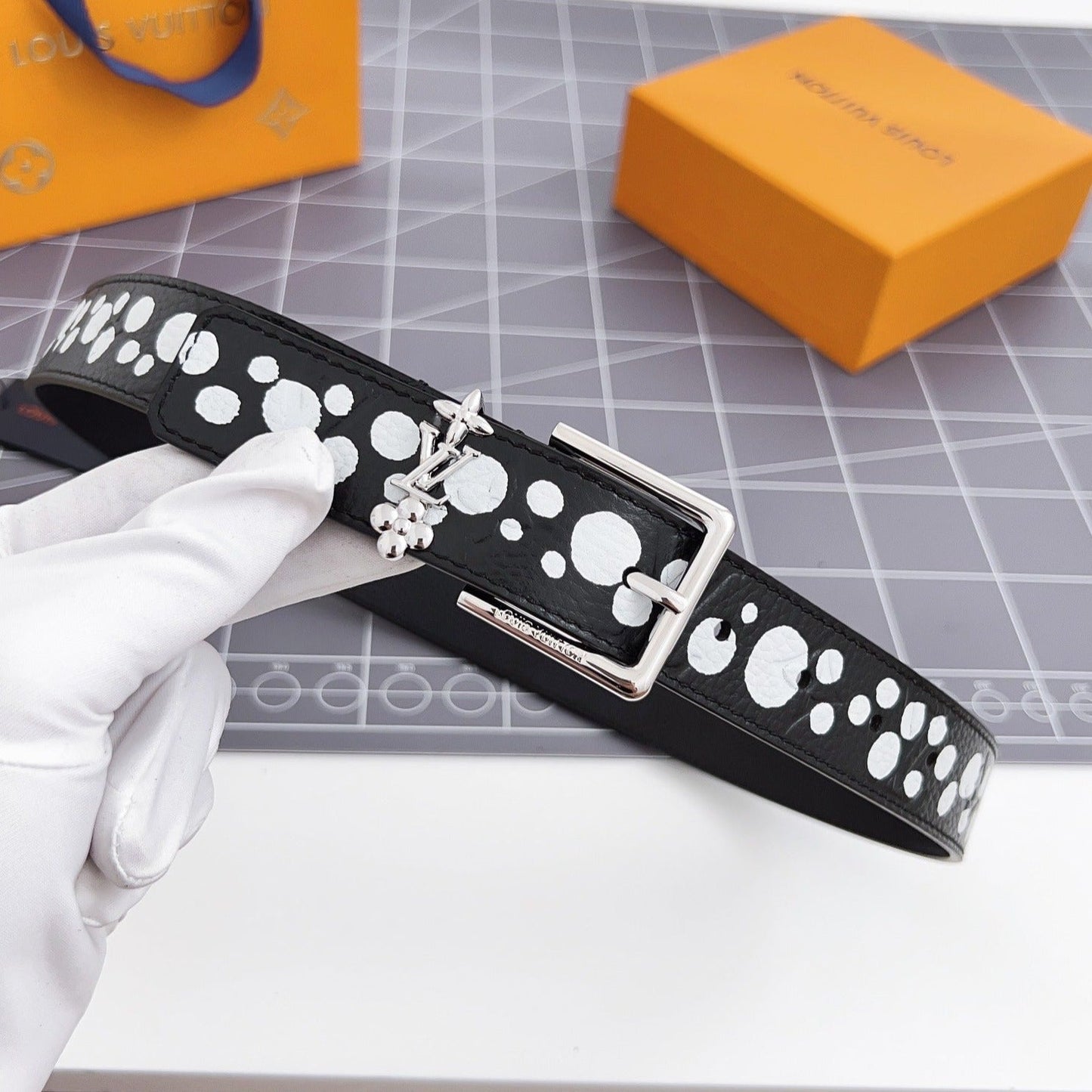 Louis Vuitton Bloom 30mm Belt Silver Buckle Black White Leather