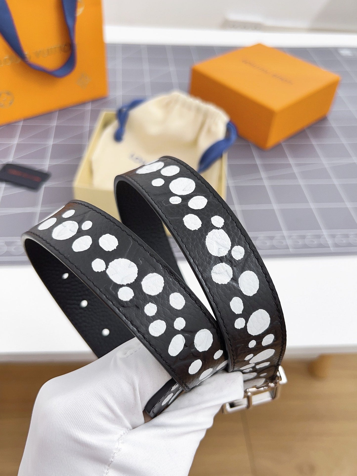 Louis Vuitton Bloom 30mm Belt Silver Buckle Black White Leather