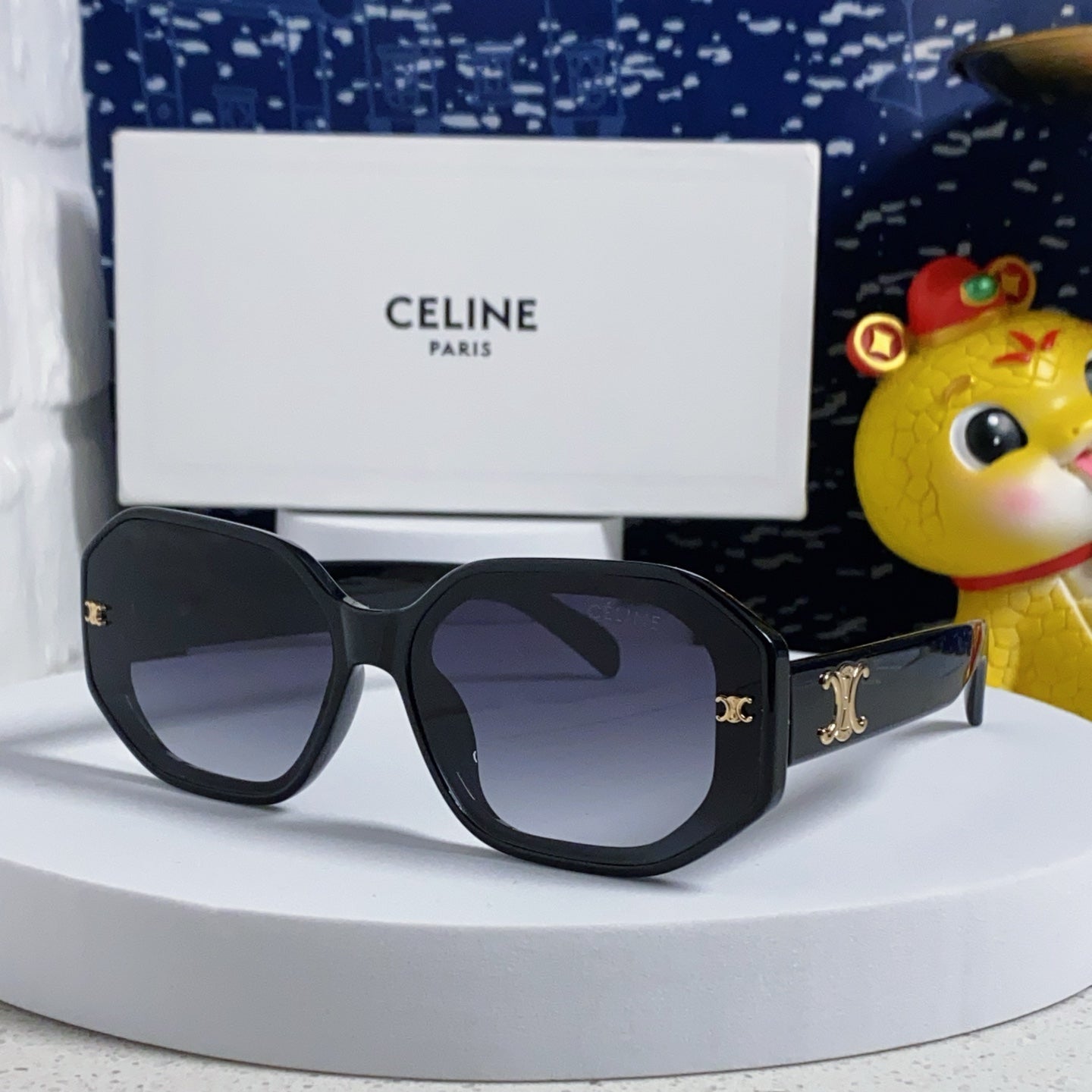 Celine TRIOMPHE SQUARE SUNGLASS 566743 IN BLACK ACETATE GRADIENT SMOKE LENSES