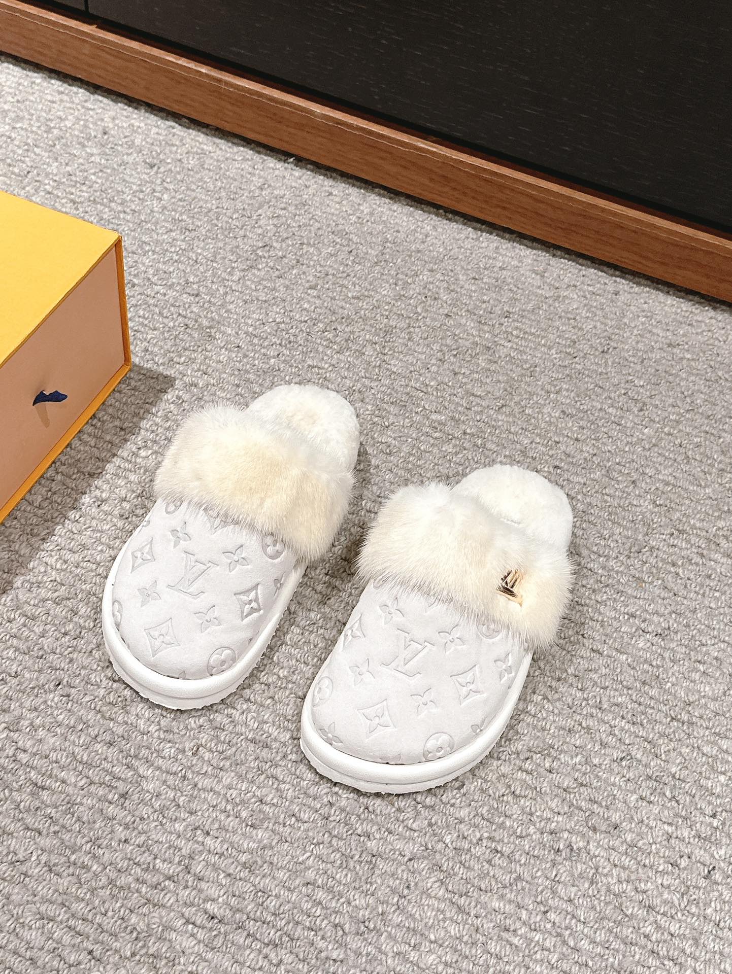 Louis Vuitton Flat Mule White With Fur Monogram Suede