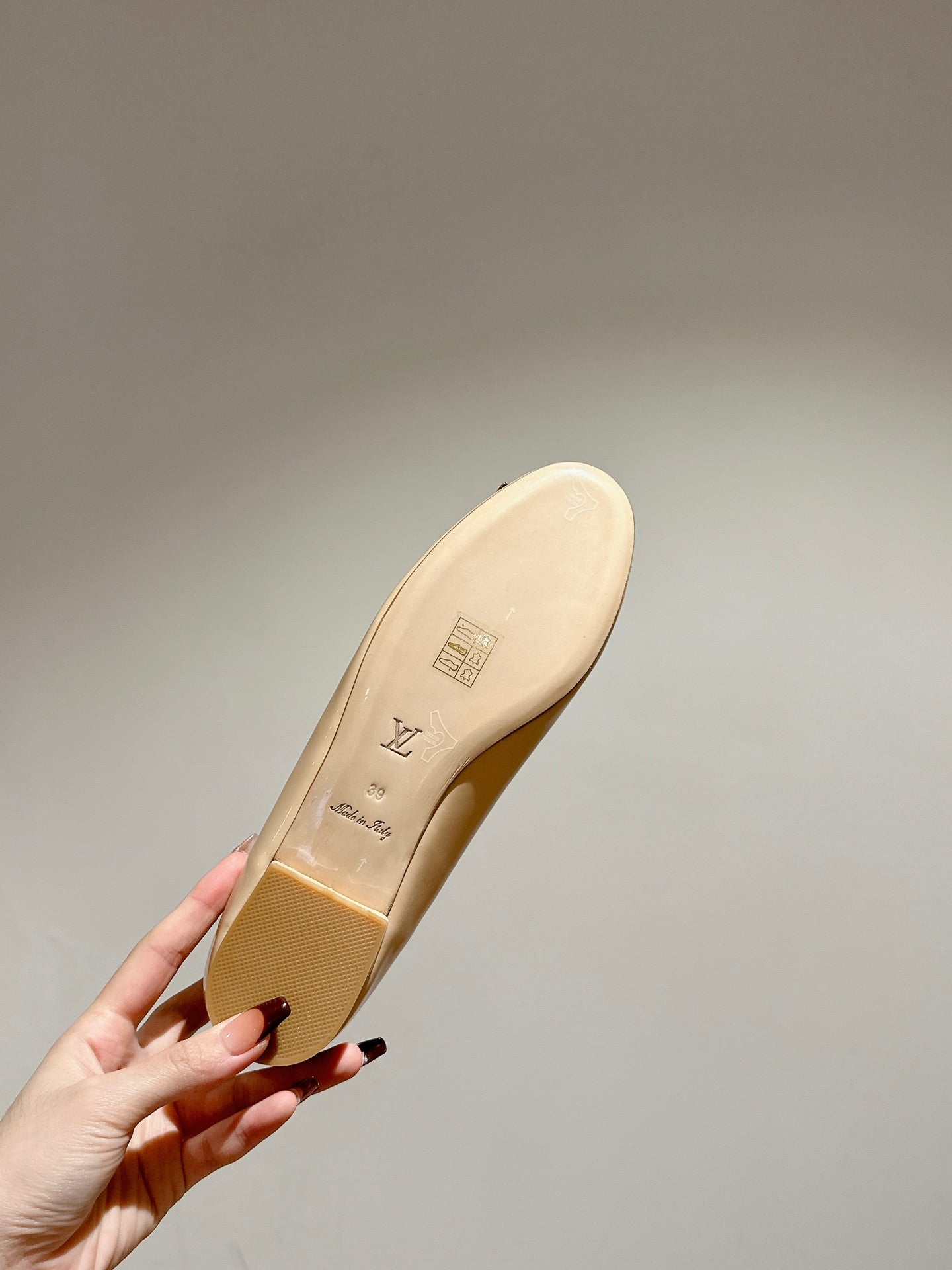 Louis Vuitton Shake Flat Ballerina Beige Lambskin