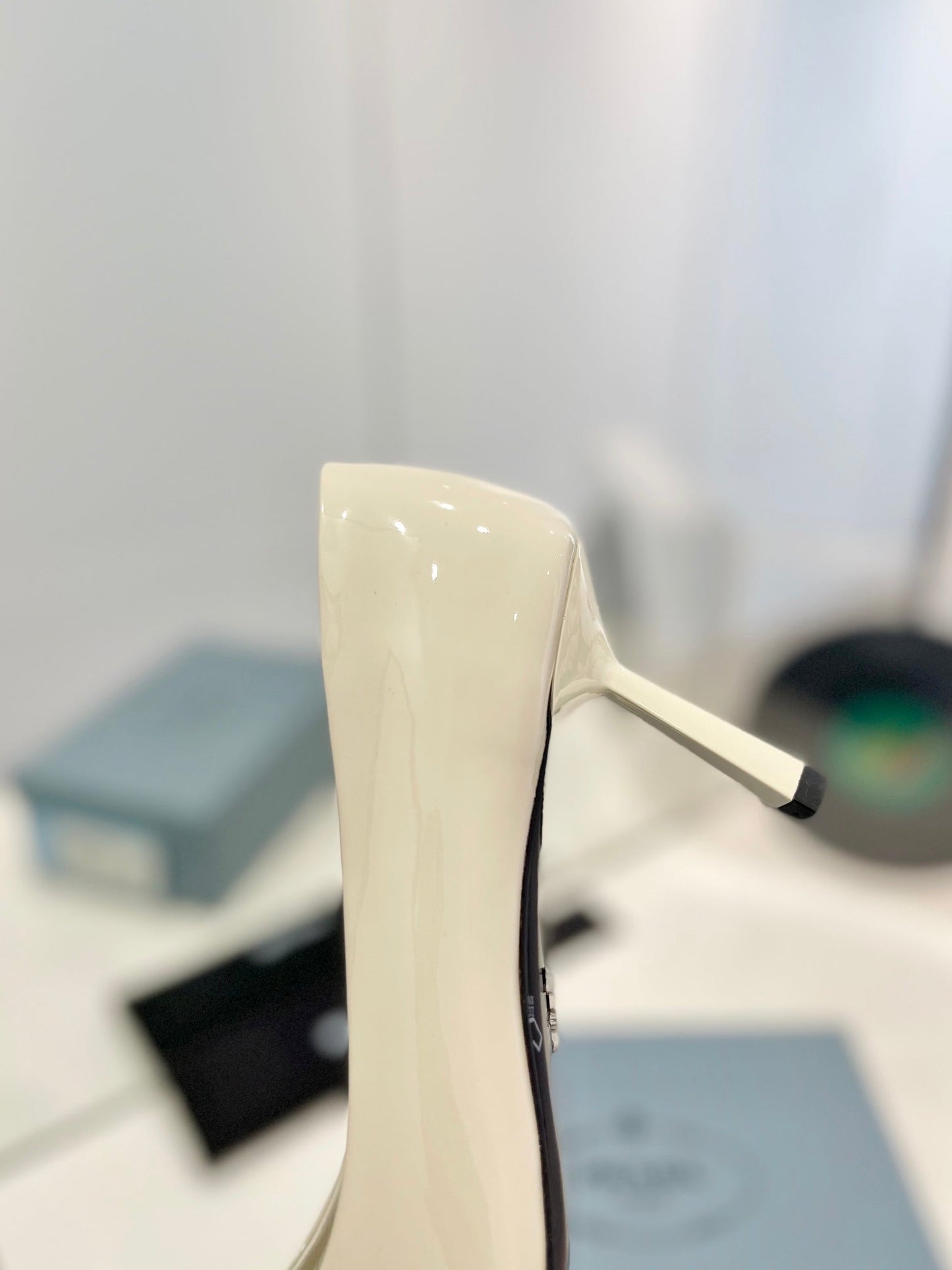 PRADA Pumps 75 White Patent Leather