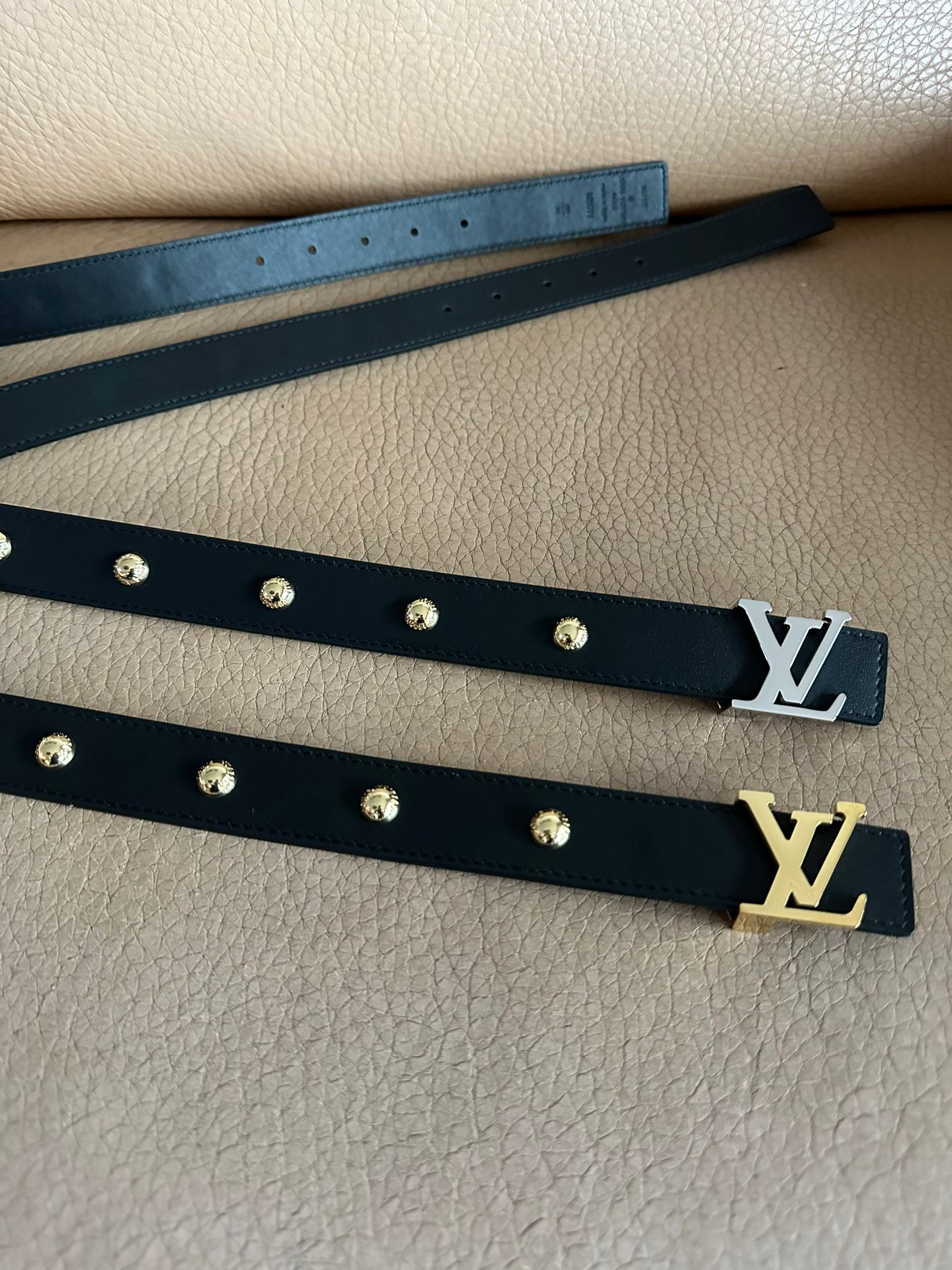 Louis Vuitton Initiales Studs 30mm Reversible Belt Silver Buckle Black Leather