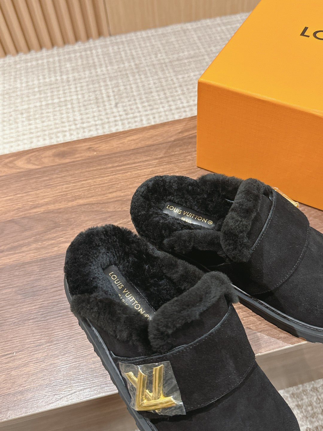 Louis Vuitton Cosy Flat Comfort Clog Black Fur Lining Suede