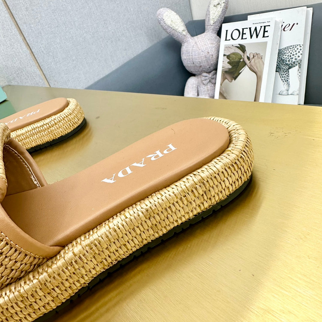 PRADA Crochet Mule 20 Beige