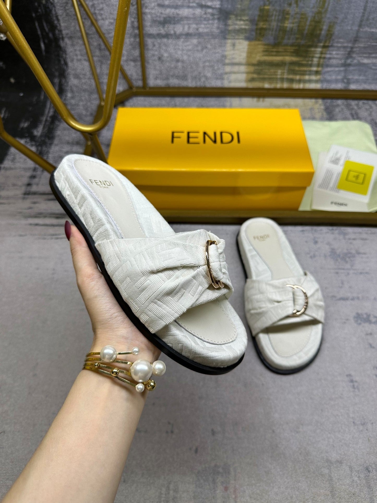 FENDI FF Feel 10 White FF jacquard Slide