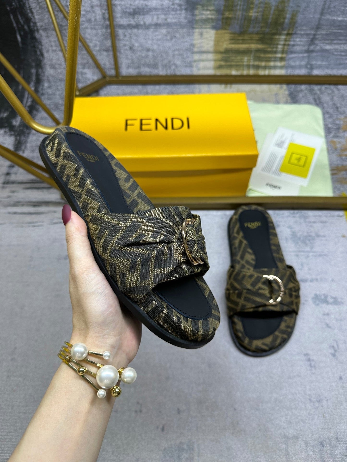 FENDI FF Feel 10 Olive Black FF jacquard Slide